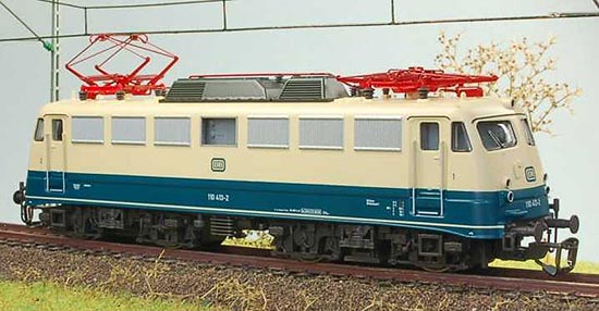 Electric locomotive BR 110.3 "Bügelfalte"<br /><a href='images/pictures/Kuehn/31400.jpg' target='_blank'>Full size image</a>